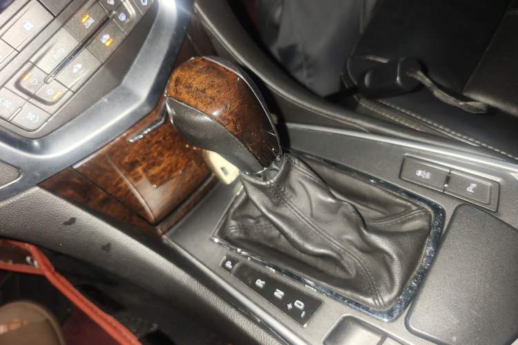 Used Cadillac SRX 2012 3.0L Elite Edition Gear Lever