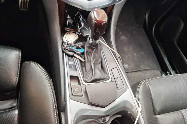 Used Cadillac SRX 2012 3.0L Elite Edition Gear Lever