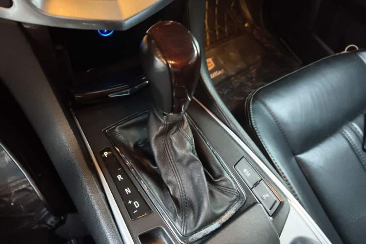 Used Cadillac SRX 2012 3.0L Leading Model Gear Lever