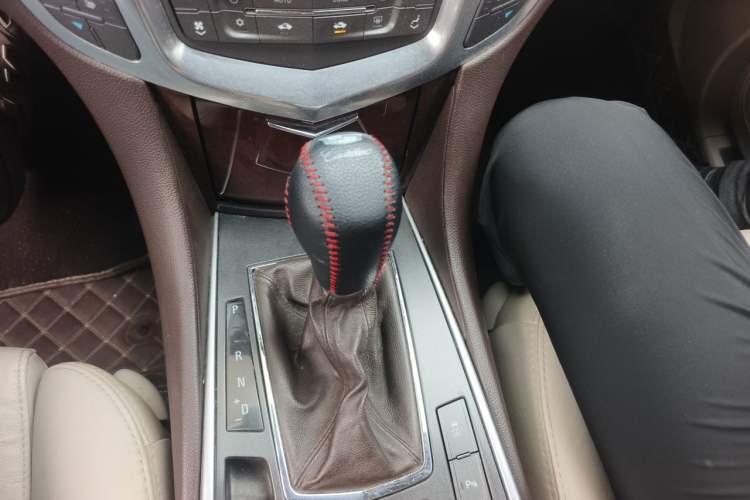 Used Cadillac SRX 2012 3.0L Elite Edition Gear Lever