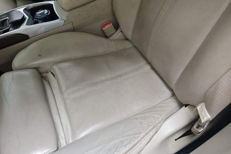 Used Cadillac SRX 2012 3.0L Leading Model Left Front Seat