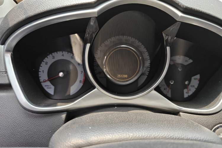 Used Cadillac SRX 2012 3.0L Elite Edition Odometer Close Up