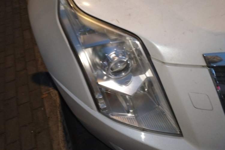 Used Cadillac SRX 2012 3.0L Comfort Model Right Front Headlight