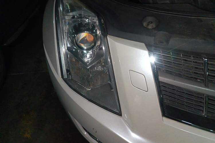 Used Cadillac SRX 2012 3.0L Leading Model Right Front Headlight