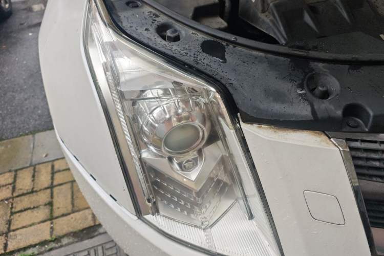 Used Cadillac SRX 2012 3.0L Leading Model Right Front Headlight