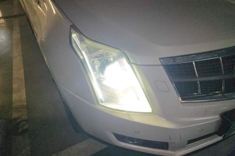 Used Cadillac SRX 2012 3.0L Flagship Version Right Front Headlight