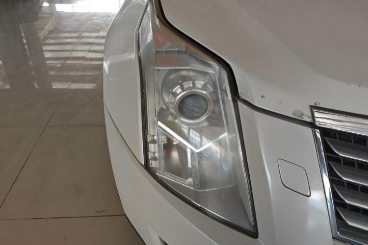 Used Cadillac SRX 2012 3.0L Elite Edition Right Front Headlight