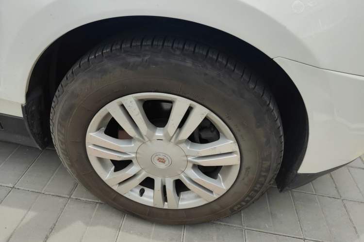 Used Cadillac SRX 2012 3.0L Elite Edition Right Front Wheel Hub