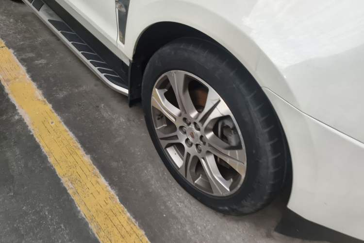 Used Cadillac SRX 2012 3.0L Leading Model Right Front Wheel Hub