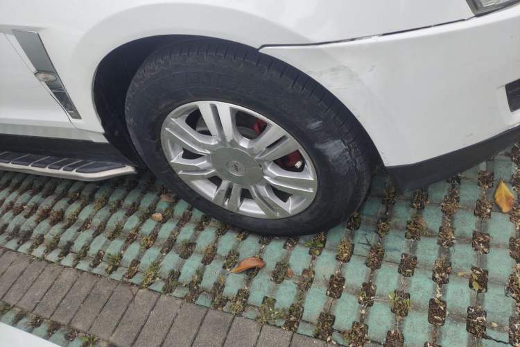 Used Cadillac SRX 2012 3.0L Elite Edition Right Front Wheel Hub