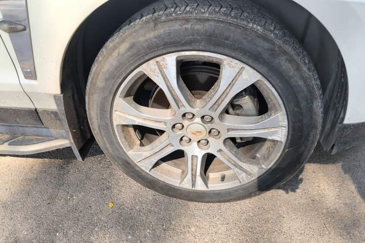 Used Cadillac SRX 2012 3.0L Leading Model Right Front Wheel Hub