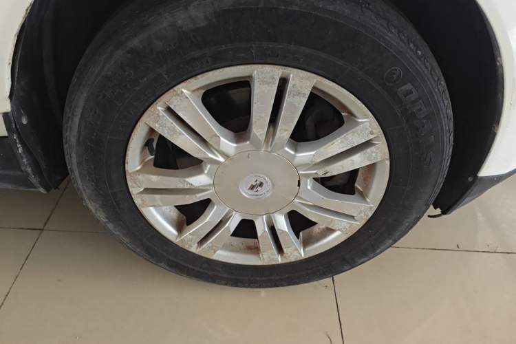 Used Cadillac SRX 2012 3.0L Elite Edition Right Front Wheel Hub