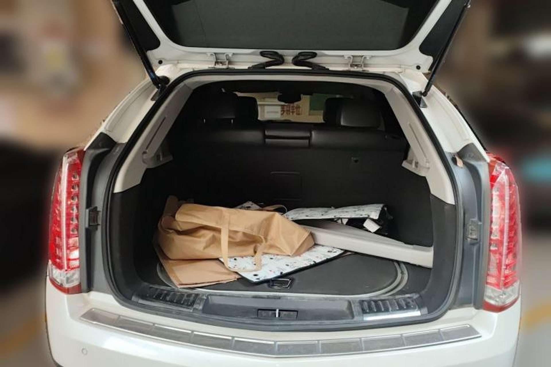 Used Cadillac SRX 2012 3.0L Luxury Model Trunk