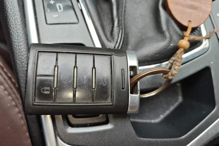 Used Cadillac SRX 2012 3.0L Elite Edition Vehicle Key
