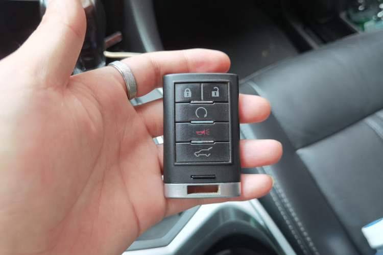 Used Cadillac SRX 2012 3.0L Elite Edition Vehicle Key