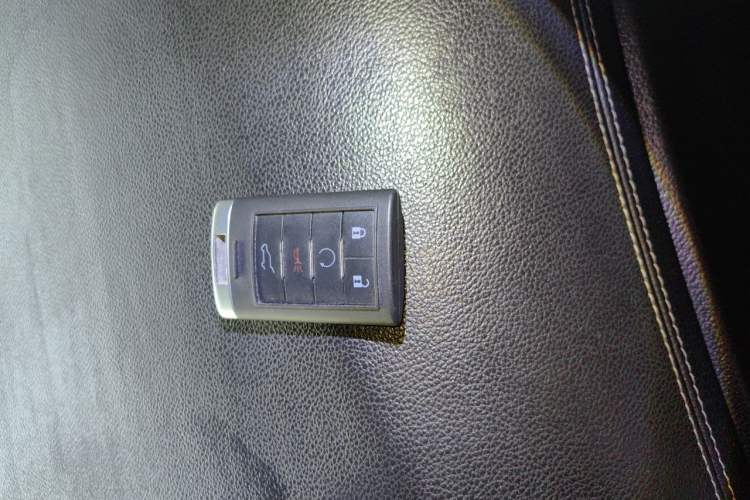 Used Cadillac SRX 2012 3.0L Elite Edition Vehicle Key