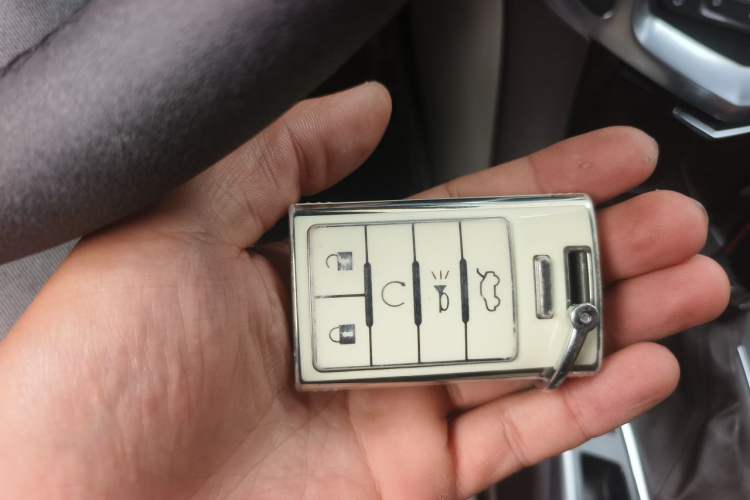 Used Cadillac SRX 2012 3.0L Elite Edition Vehicle Key