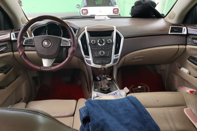 Used Cadillac SRX 2012 3.0L Leading Model Center Console