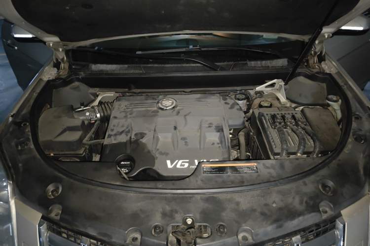 Used Cadillac SRX 2012 3.0L Comfort Model Engine Bay