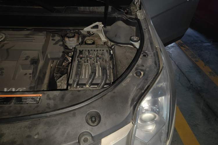 Used Cadillac SRX 2012 3.0L Comfort Model Engine Bay Left