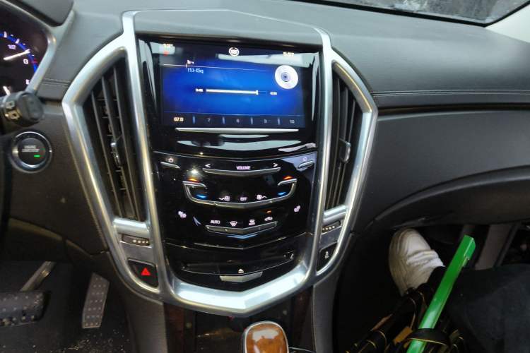 Used Cadillac SRX 2013 3.0L Elite Model Audio And AC Panel