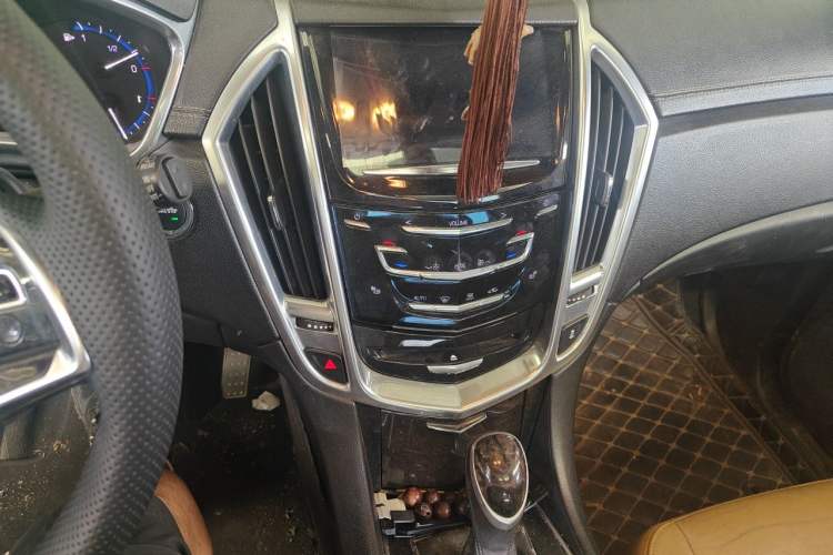 Used Cadillac SRX 2013 3.0L Elite Model Audio And AC Panel