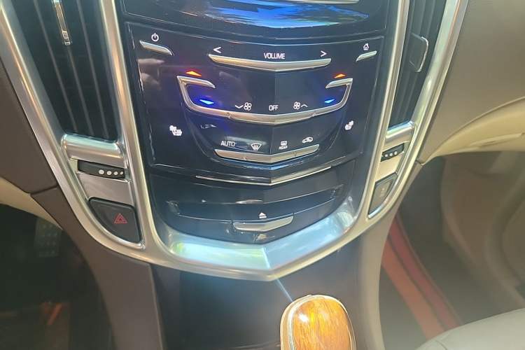 Used Cadillac SRX 2013 3.0L Luxury Model Audio And AC Panel