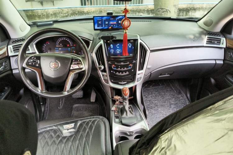 Used Cadillac SRX 2013 3.0L Elite Model Center Console