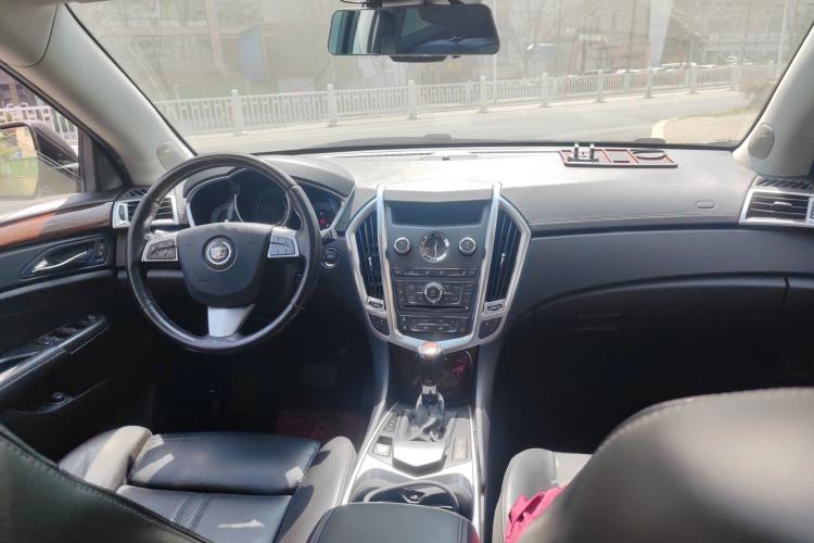 Used Cadillac SRX 2013 3.0L Elite Model Center Console