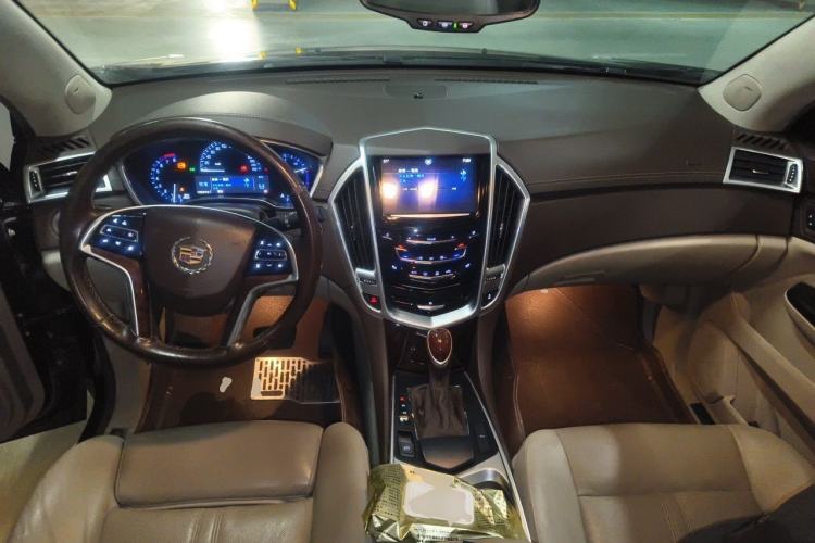 Used Cadillac SRX 2013 3.0L Leading Model Center Console