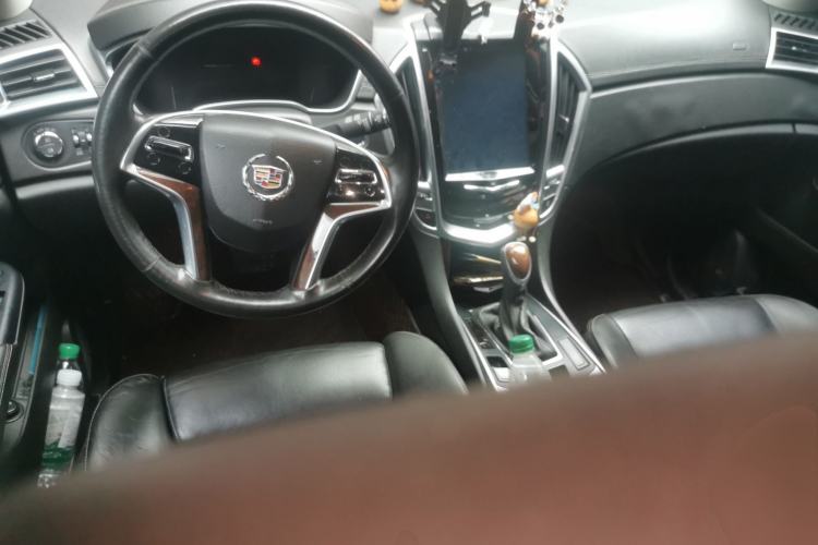Used Cadillac SRX 2013 3.0L Elite Model Center Console
