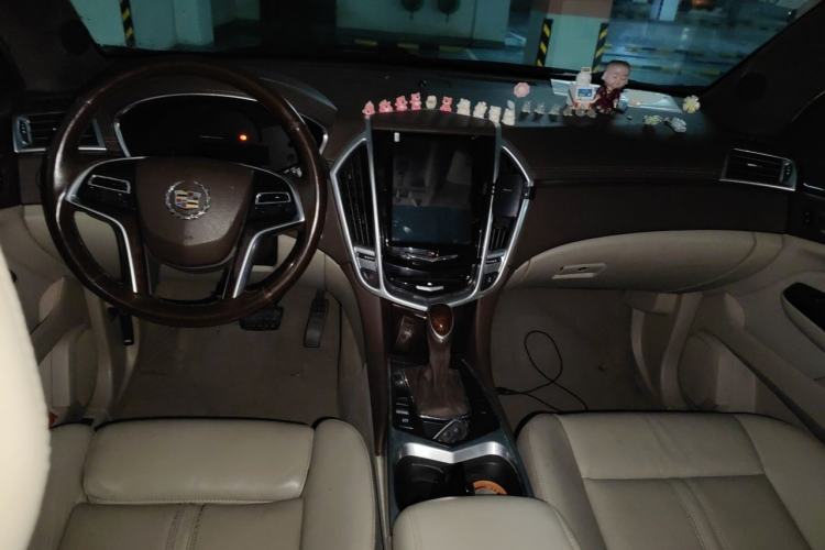 Used Cadillac SRX 2013 3.0L Elite Model Center Console