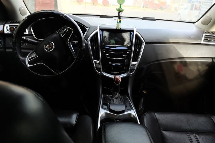 Used Cadillac SRX 2013 3.0L Elite Model Center Console
