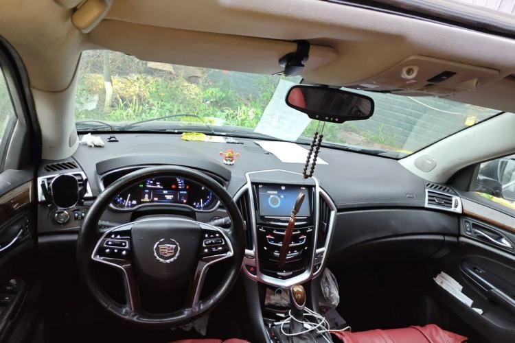 Used Cadillac SRX 2013 3.0L Elite Model Center Console