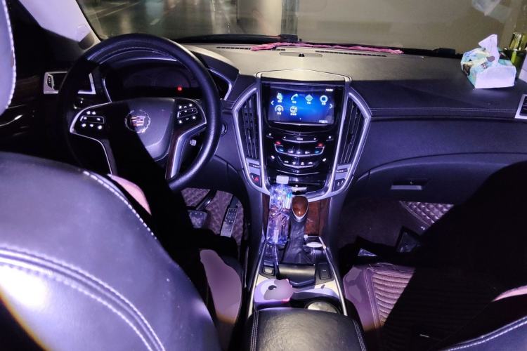 Used Cadillac SRX 2013 3.0L Elite Model Center Console