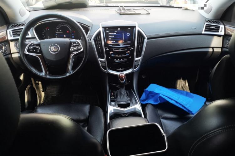 Used Cadillac SRX 2013 3.0L Luxury Model Center Console