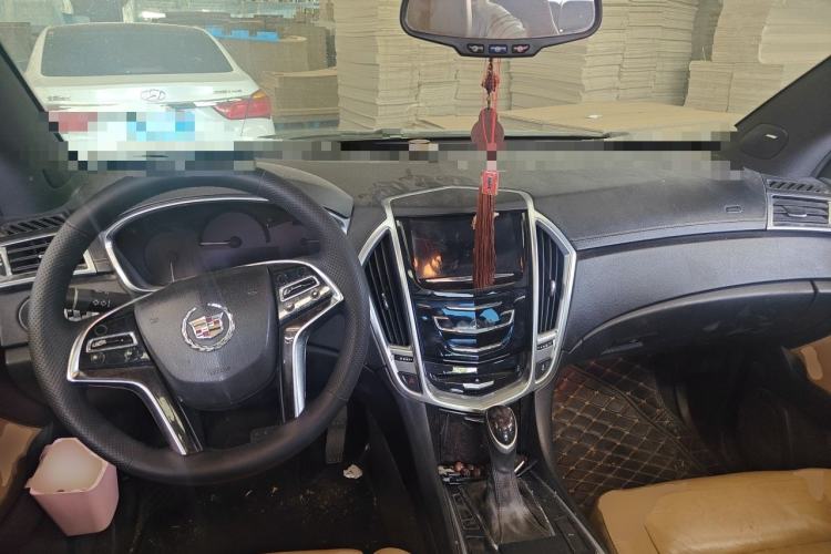 Used Cadillac SRX 2013 3.0L Elite Model Center Console