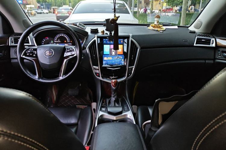 Used Cadillac SRX 2013 3.0L Elite Model Center Console