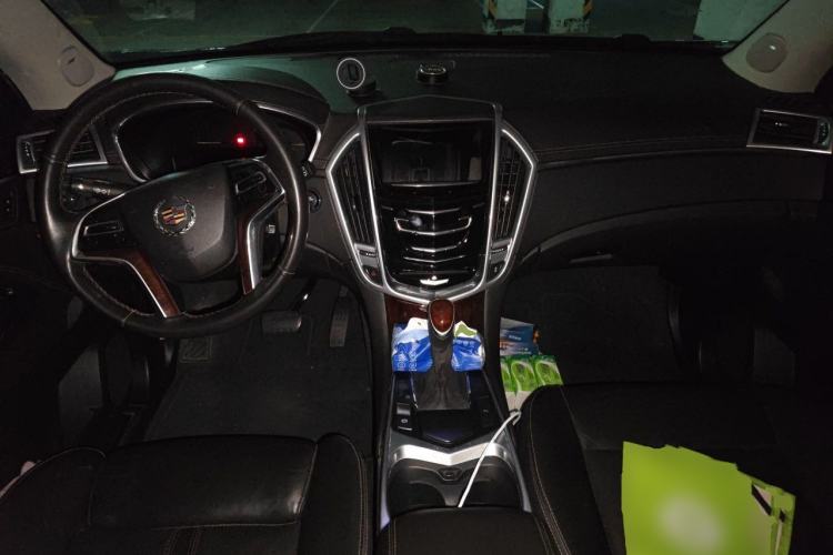 Used Cadillac SRX 2013 3.0L Elite Model Center Console