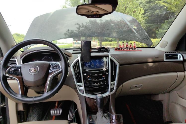Used Cadillac SRX 2013 3.6L Flagship Model Center Console