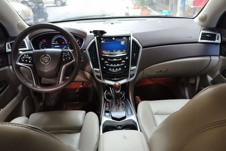 Used Cadillac SRX 2013 3.0L Elite Model Center Console