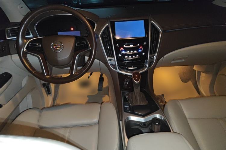Used Cadillac SRX 2013 3.0L Luxury Model Center Console