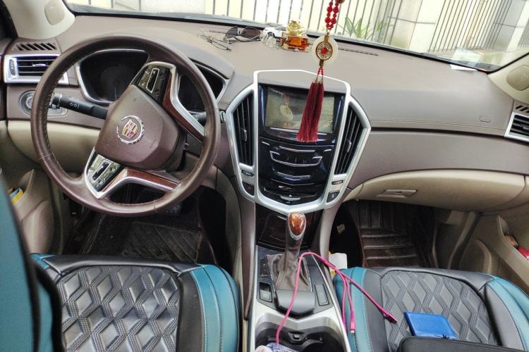 Used Cadillac SRX 2013 3.0L Elite Model Center Console