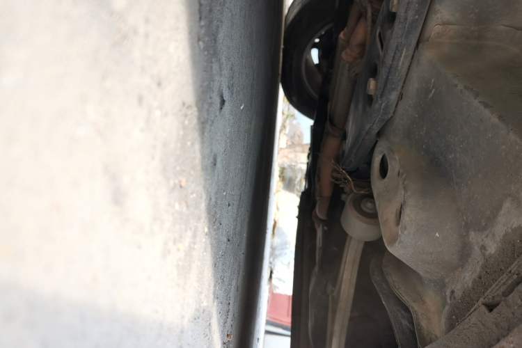 Used Cadillac SRX 2013 3.0L Elite Model Chassis Front Right