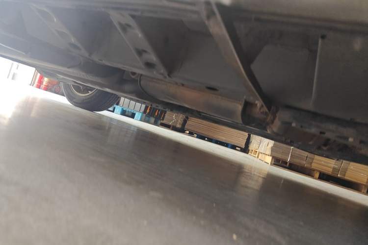 Used Cadillac SRX 2013 3.0L Elite Model Chassis Front Right