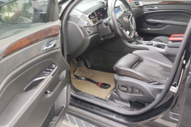 Used Cadillac SRX 2013 3.0L Elite Model Driver Seat