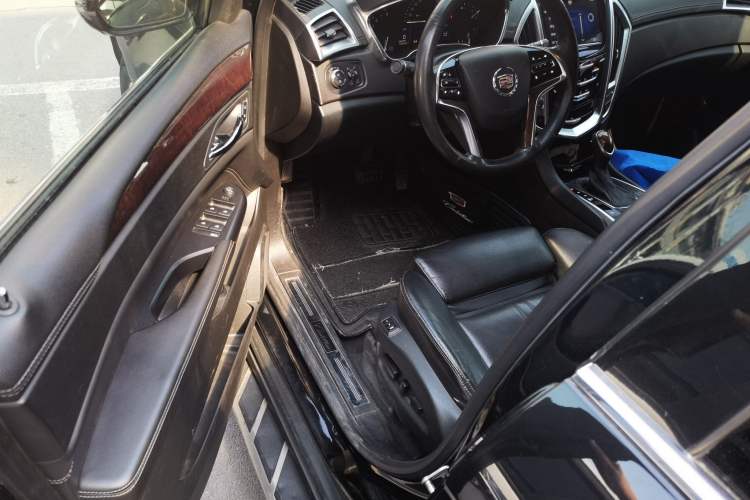 Used Cadillac SRX 2013 3.0L Luxury Model Driver Seat