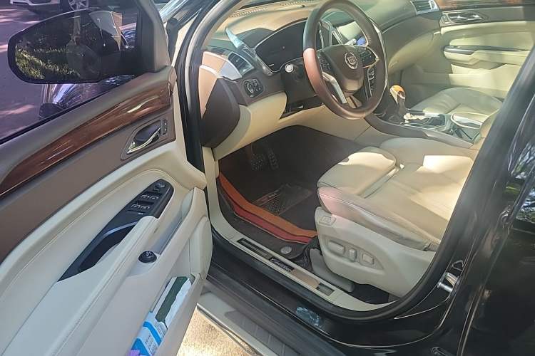 Used Cadillac SRX 2013 3.0L Luxury Model Driver Seat