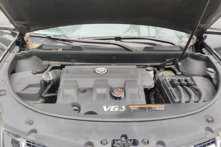 Used Cadillac SRX 2013 3.0L Elite Model Engine Bay
