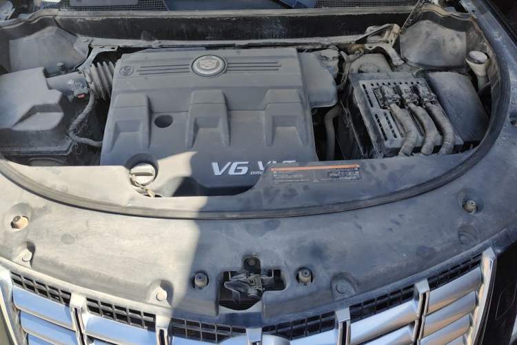 Used Cadillac SRX 2013 3.0L Comfort Model Engine Bay